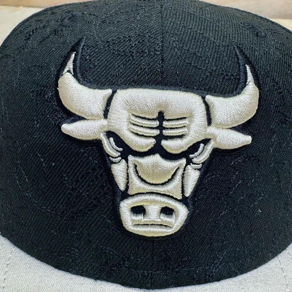 NEW Chicago Bulls New Era 59Fifty Fitted Hat Cap Etch Two Tone Black Gray Sz 8